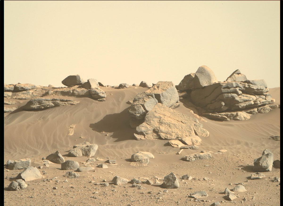 This image was taken by MCZ_RIGHT onboard NASA's Mars rover Perseverance on Sol 155