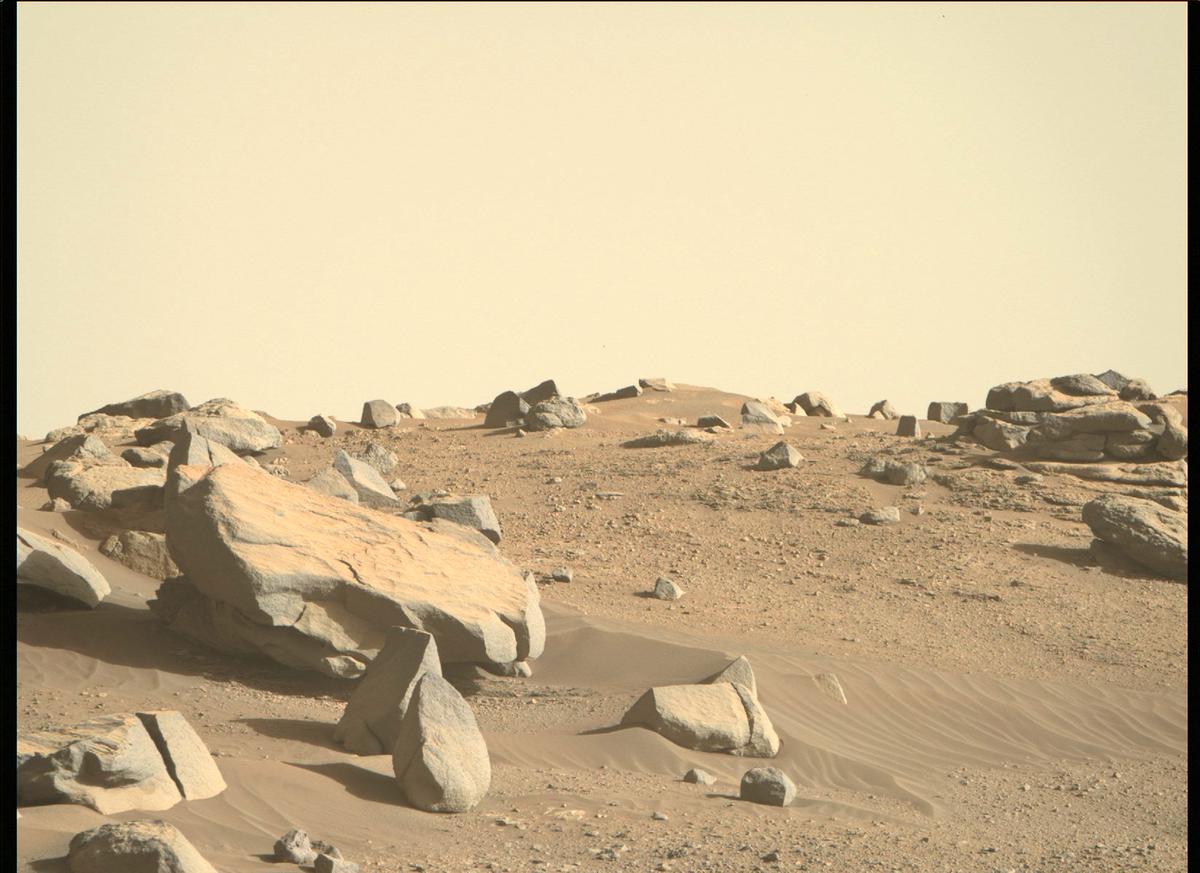 This image was taken by MCZ_RIGHT onboard NASA's Mars rover Perseverance on Sol 155