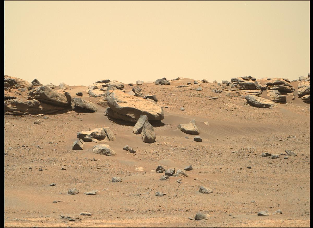 This image was taken by MCZ_RIGHT onboard NASA's Mars rover Perseverance on Sol 156