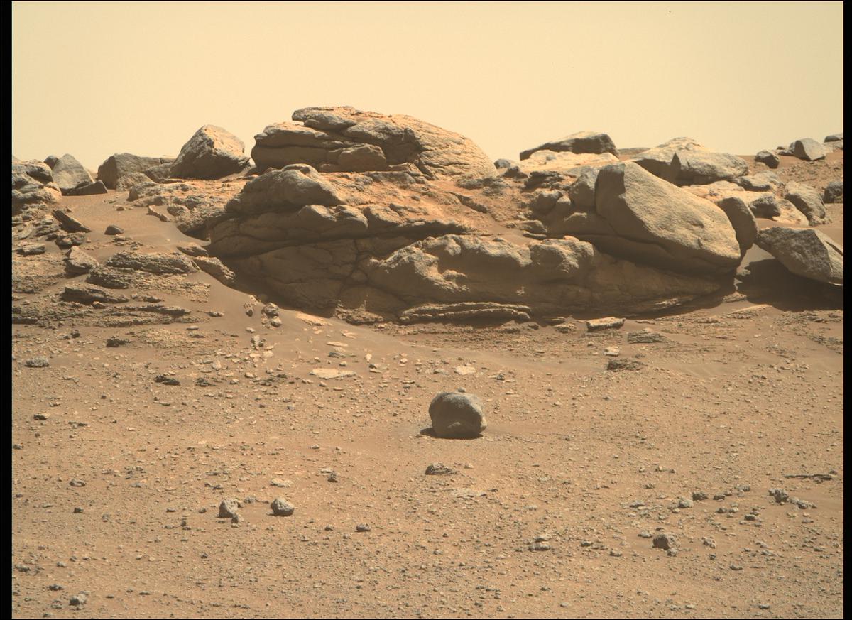 This image was taken by MCZ_RIGHT onboard NASA's Mars rover Perseverance on Sol 162