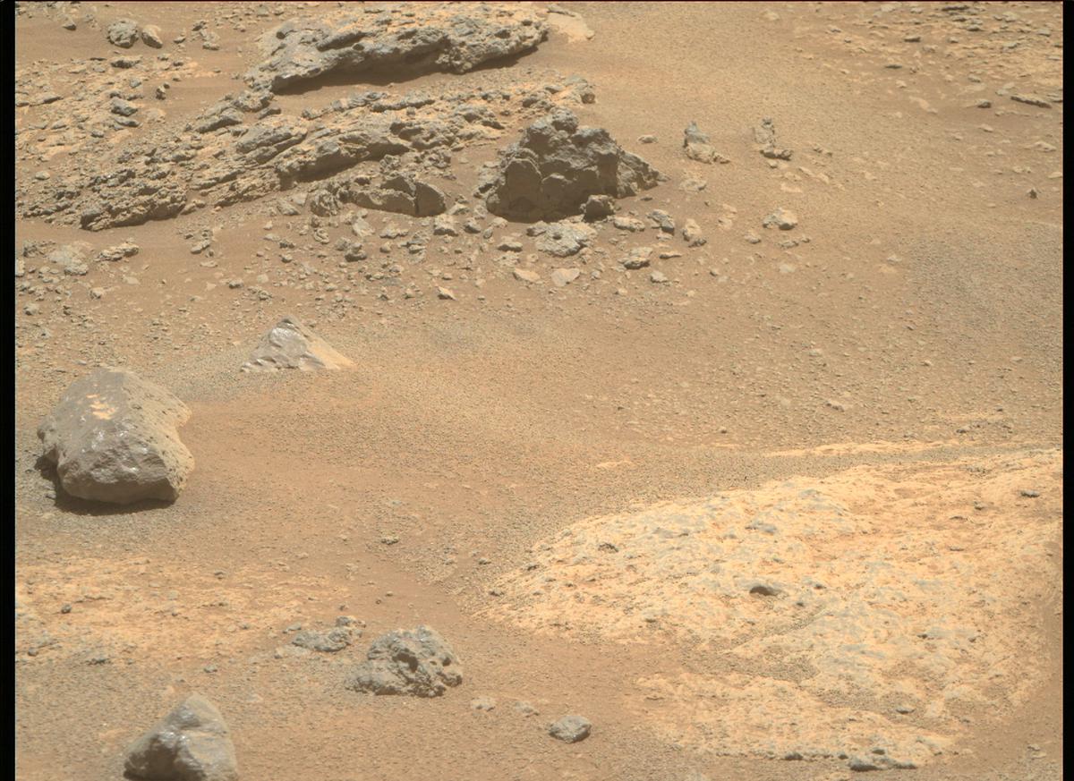 This image was taken by MCZ_RIGHT onboard NASA's Mars rover Perseverance on Sol 167