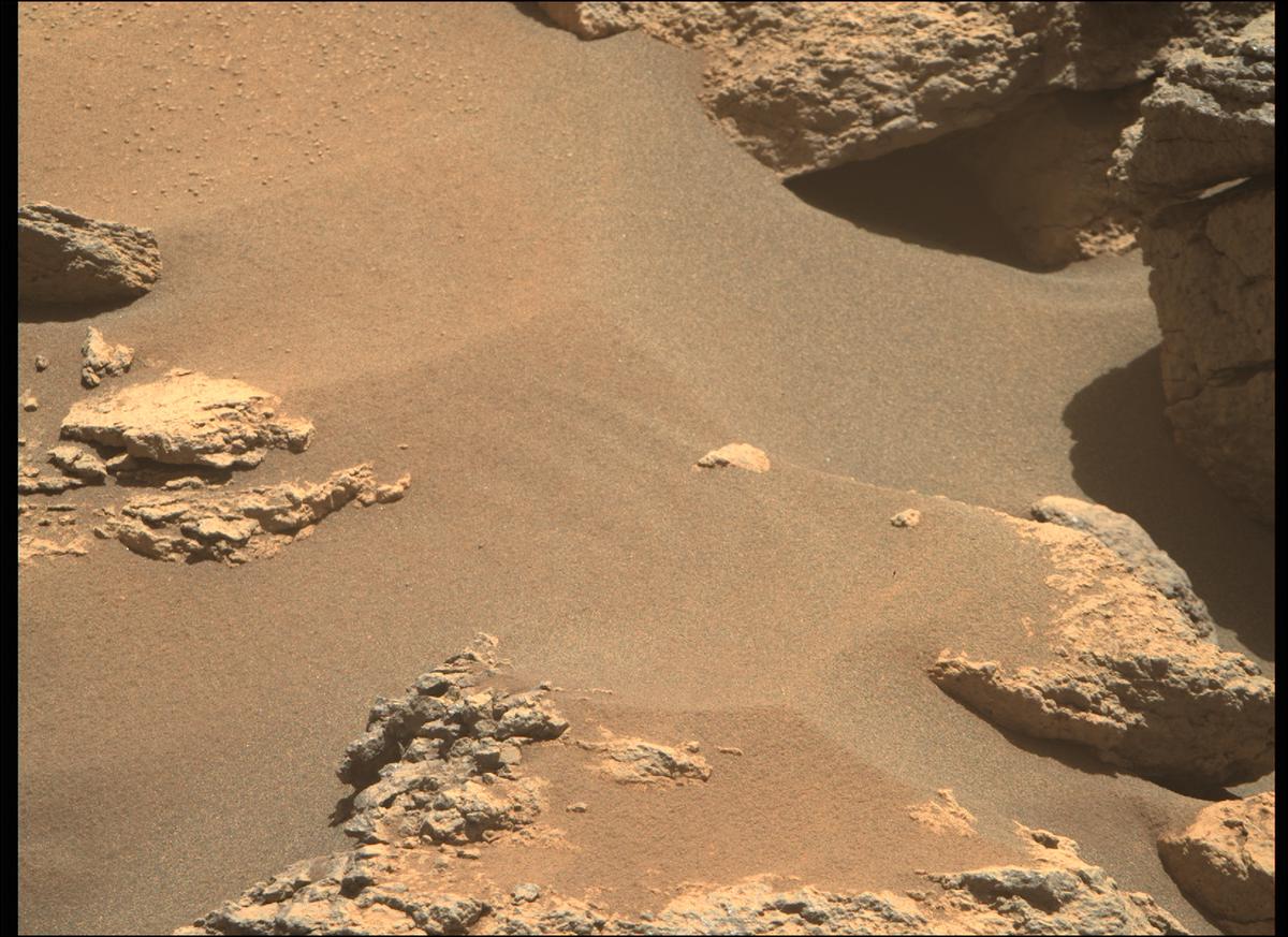 This image was taken by MCZ_RIGHT onboard NASA's Mars rover Perseverance on Sol 169