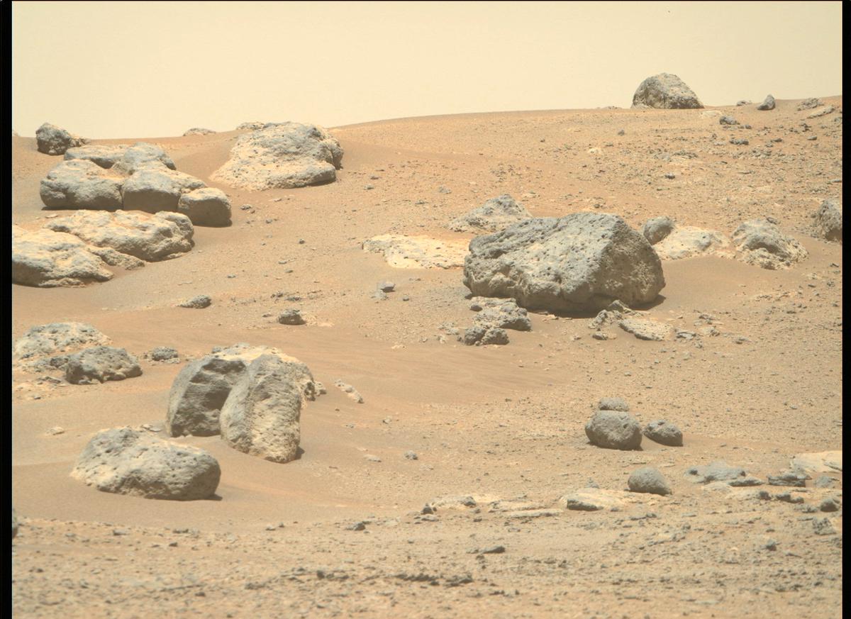This image was taken by MCZ_RIGHT onboard NASA's Mars rover Perseverance on Sol 171