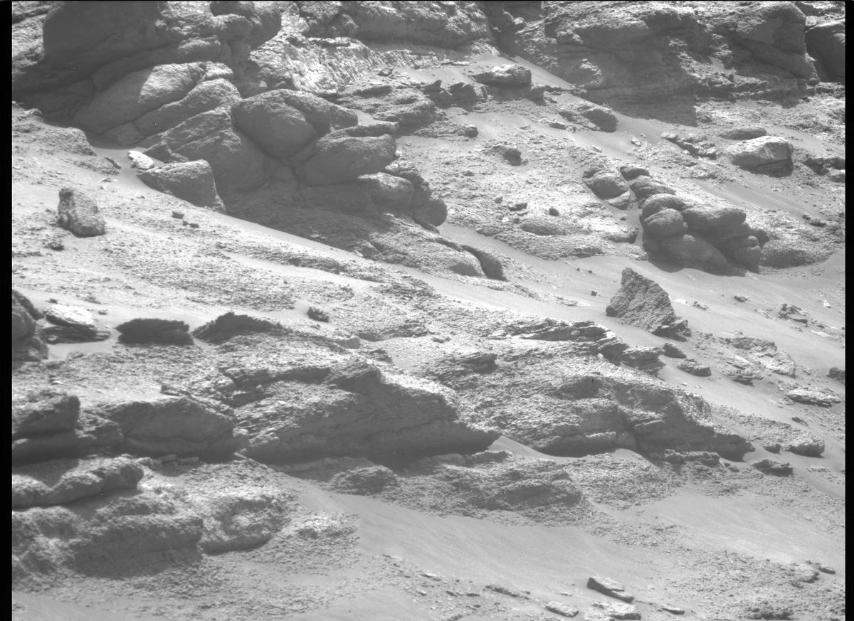 This image was taken by MCZ_RIGHT onboard NASA's Mars rover Perseverance on Sol 175
