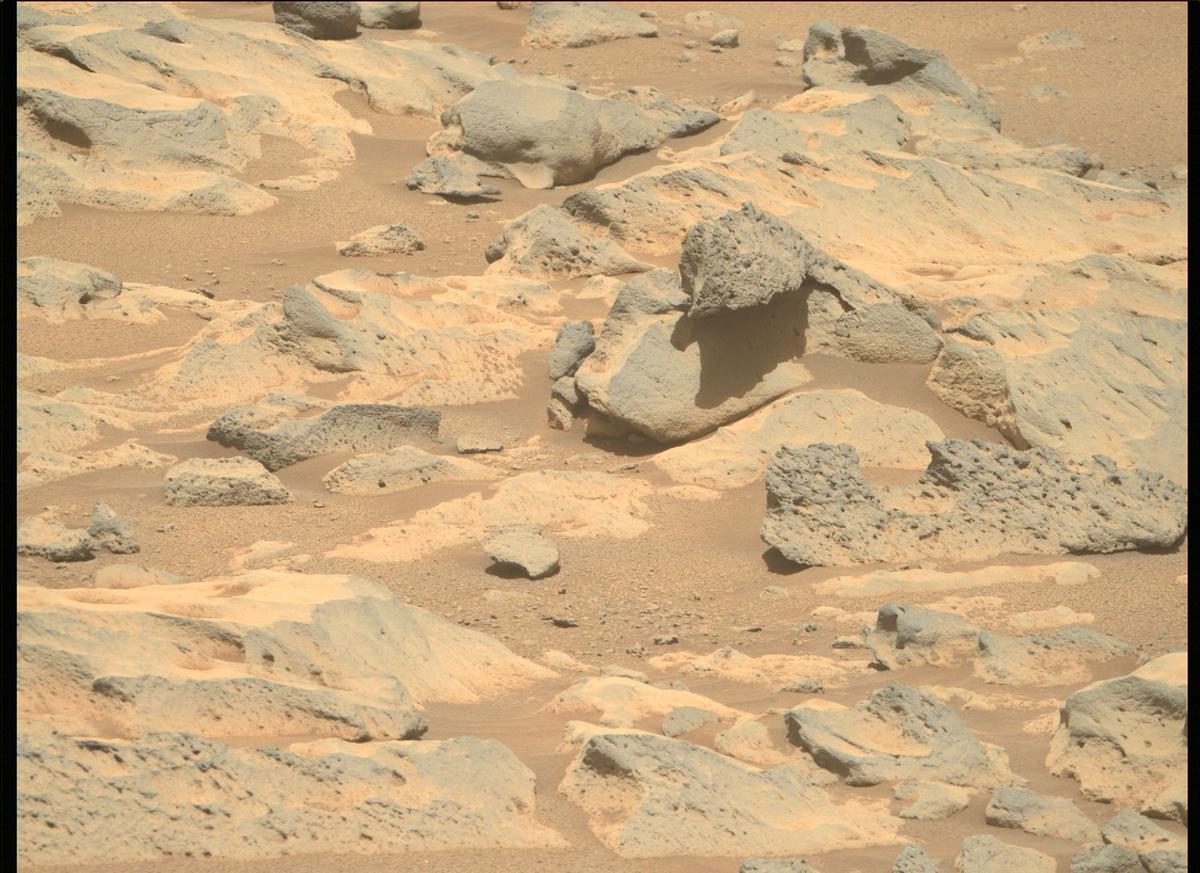 This image was taken by MCZ_RIGHT onboard NASA's Mars rover Perseverance on Sol 180