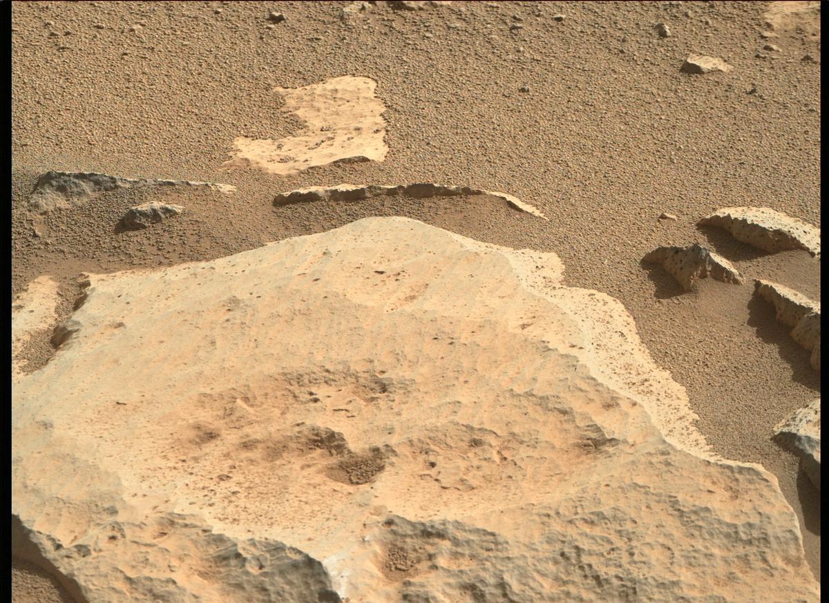 This image was taken by MCZ_RIGHT onboard NASA's Mars rover Perseverance on Sol 180