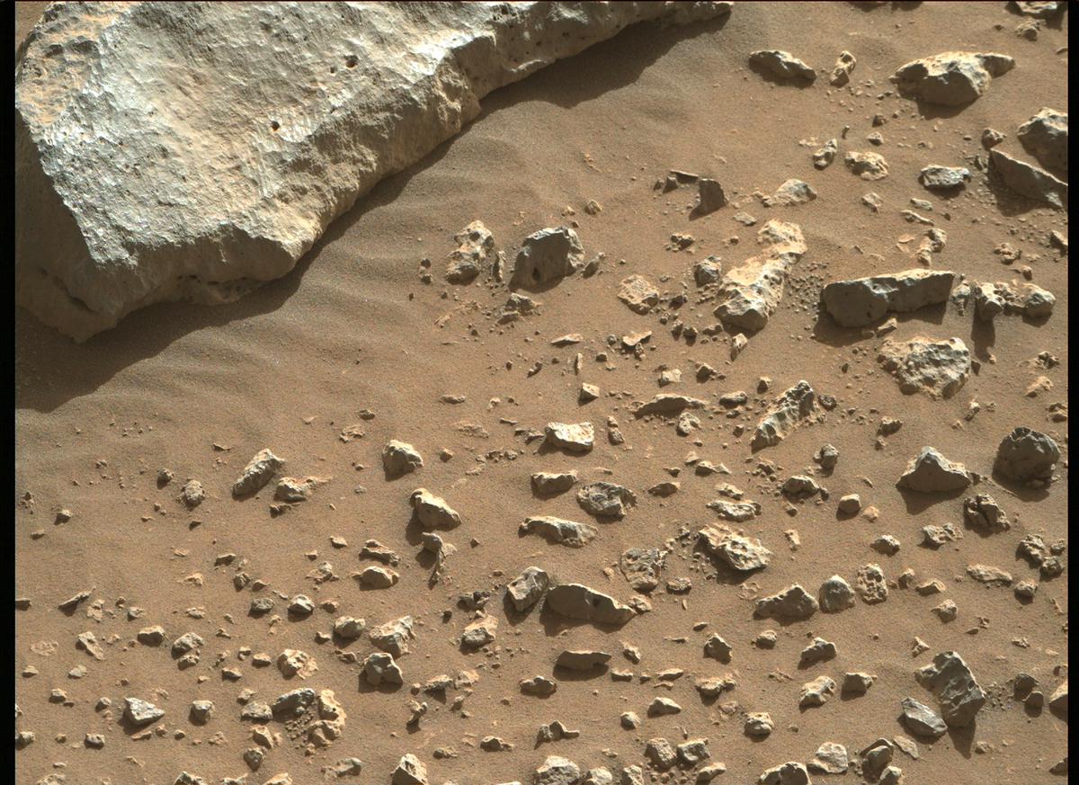 This image was taken by MCZ_RIGHT onboard NASA's Mars rover Perseverance on Sol 180