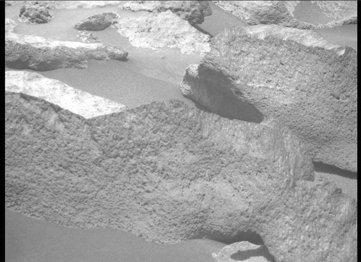 This image was taken by MCZ_RIGHT onboard NASA's Mars rover Perseverance on Sol 180