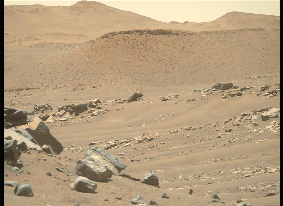 This image was taken by MCZ_RIGHT onboard NASA's Mars rover Perseverance on Sol 184