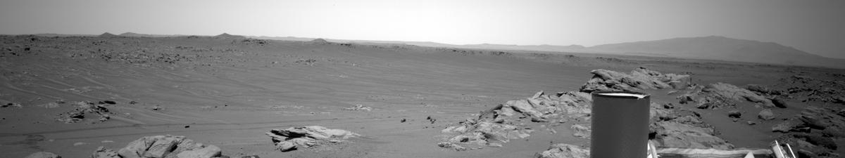 This image was taken by NAVCAM_LEFT onboard NASA's Mars rover Perseverance on Sol 186