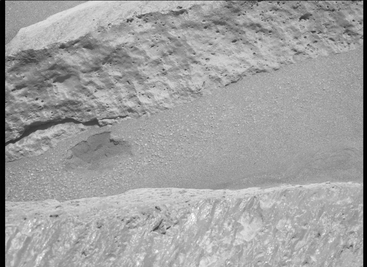 This image was taken by MCZ_RIGHT onboard NASA's Mars rover Perseverance on Sol 188