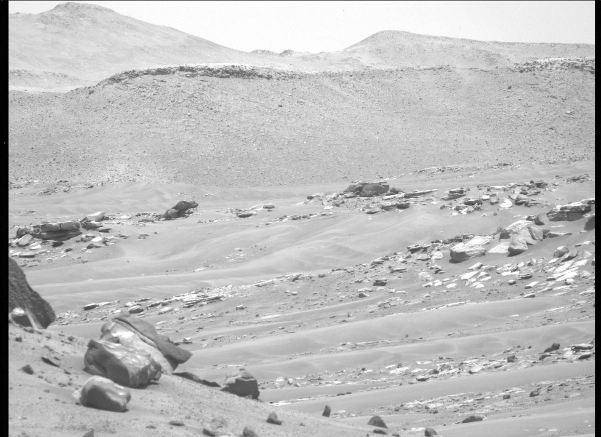 This image was taken by MCZ_LEFT onboard NASA's Mars rover Perseverance on Sol 194