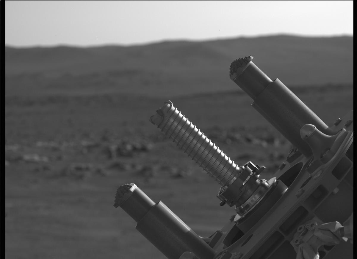 This image was taken by MCZ_LEFT onboard NASA's Mars rover Perseverance on Sol 196