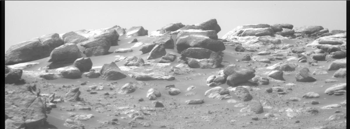 This image was taken by MCZ_RIGHT onboard NASA's Mars rover Perseverance on Sol 204