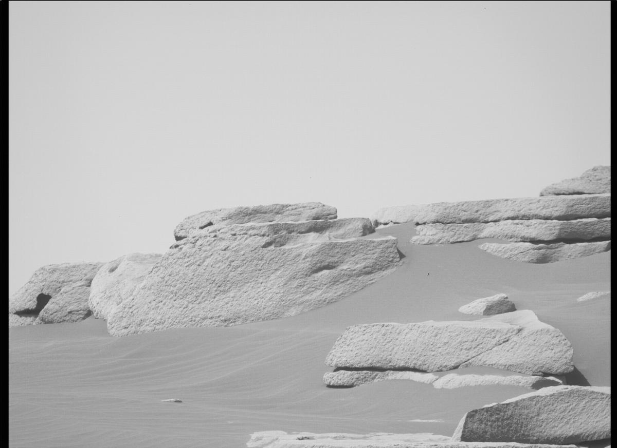 This image was taken by MCZ_RIGHT onboard NASA's Mars rover Perseverance on Sol 205