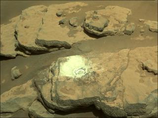 View image taken on Mars, Mars Perseverance Sol 207: Right Navigation Camera (Navcam)