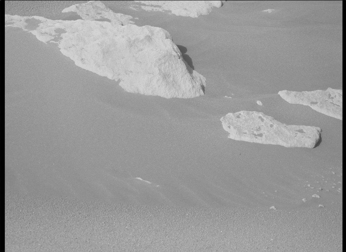 This image was taken by MCZ_RIGHT onboard NASA's Mars rover Perseverance on Sol 207