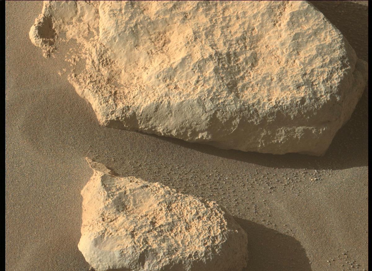 This image was taken by MCZ_LEFT onboard NASA's Mars rover Perseverance on Sol 208