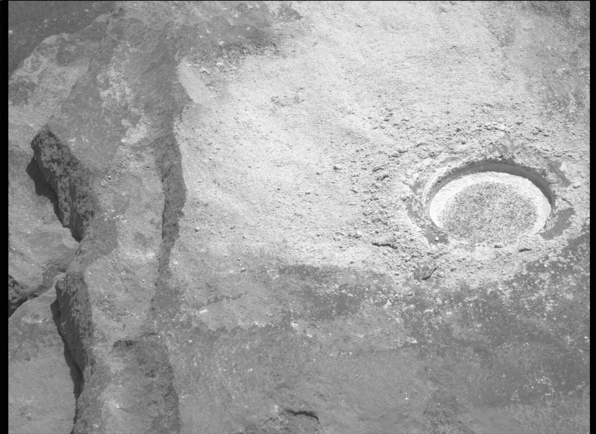 This image was taken by MCZ_LEFT onboard NASA's Mars rover Perseverance on Sol 210