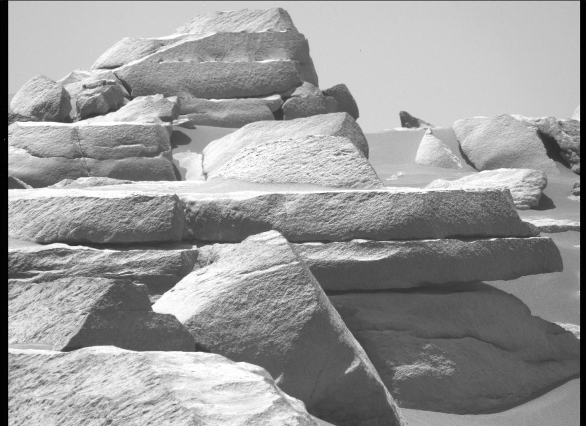 This image was taken by MCZ_LEFT onboard NASA's Mars rover Perseverance on Sol 210