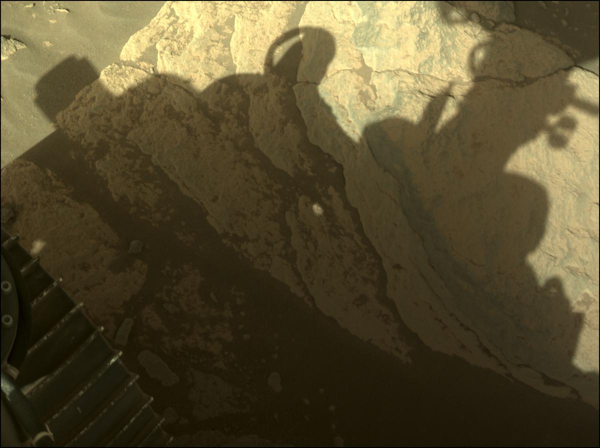 This image was taken by NAVCAM_RIGHT onboard NASA's Mars rover Perseverance on Sol 213
