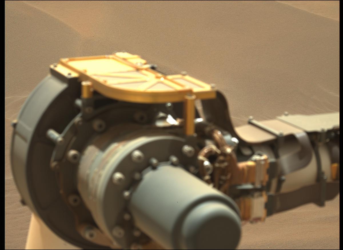 This image was taken by MCZ_LEFT onboard NASA's Mars rover Perseverance on Sol 213