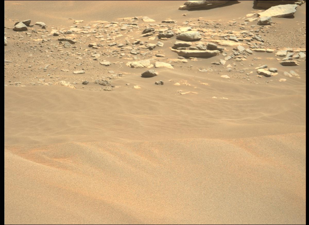 This image was taken by MCZ_LEFT onboard NASA's Mars rover Perseverance on Sol 214