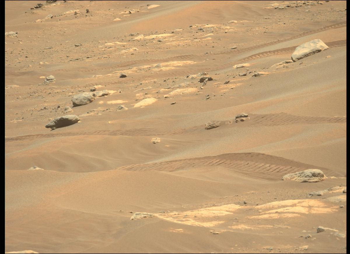 This image was taken by MCZ_LEFT onboard NASA's Mars rover Perseverance on Sol 214
