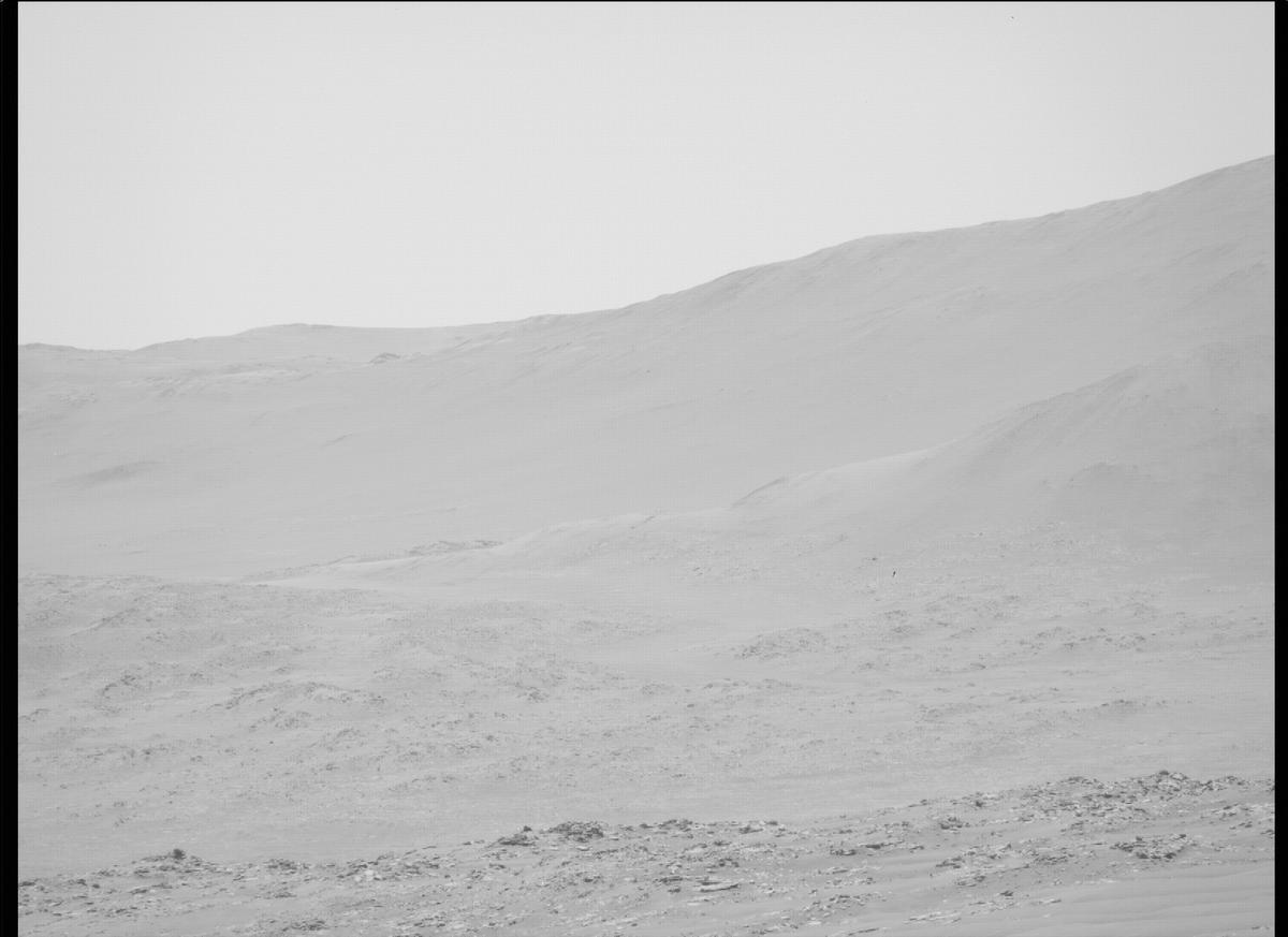 This image was taken by MCZ_RIGHT onboard NASA's Mars rover Perseverance on Sol 214