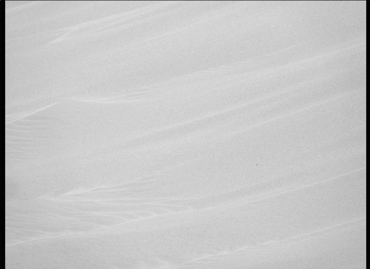 This image was taken by MCZ_RIGHT onboard NASA's Mars rover Perseverance on Sol 214