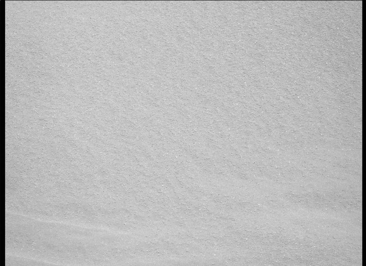 This image was taken by MCZ_RIGHT onboard NASA's Mars rover Perseverance on Sol 214