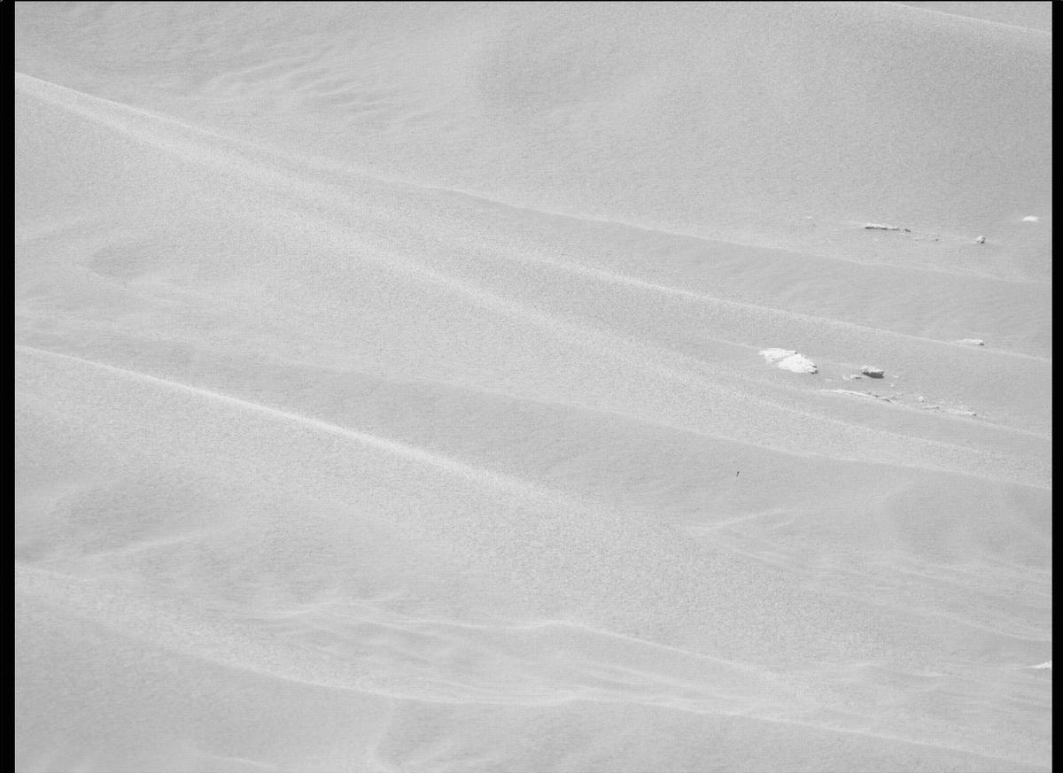 This image was taken by MCZ_RIGHT onboard NASA's Mars rover Perseverance on Sol 214