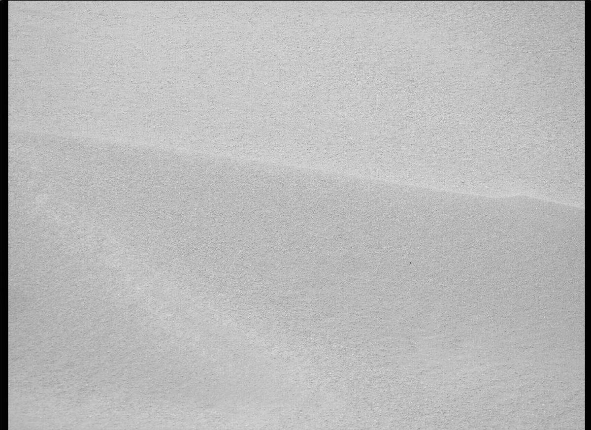 This image was taken by MCZ_RIGHT onboard NASA's Mars rover Perseverance on Sol 214