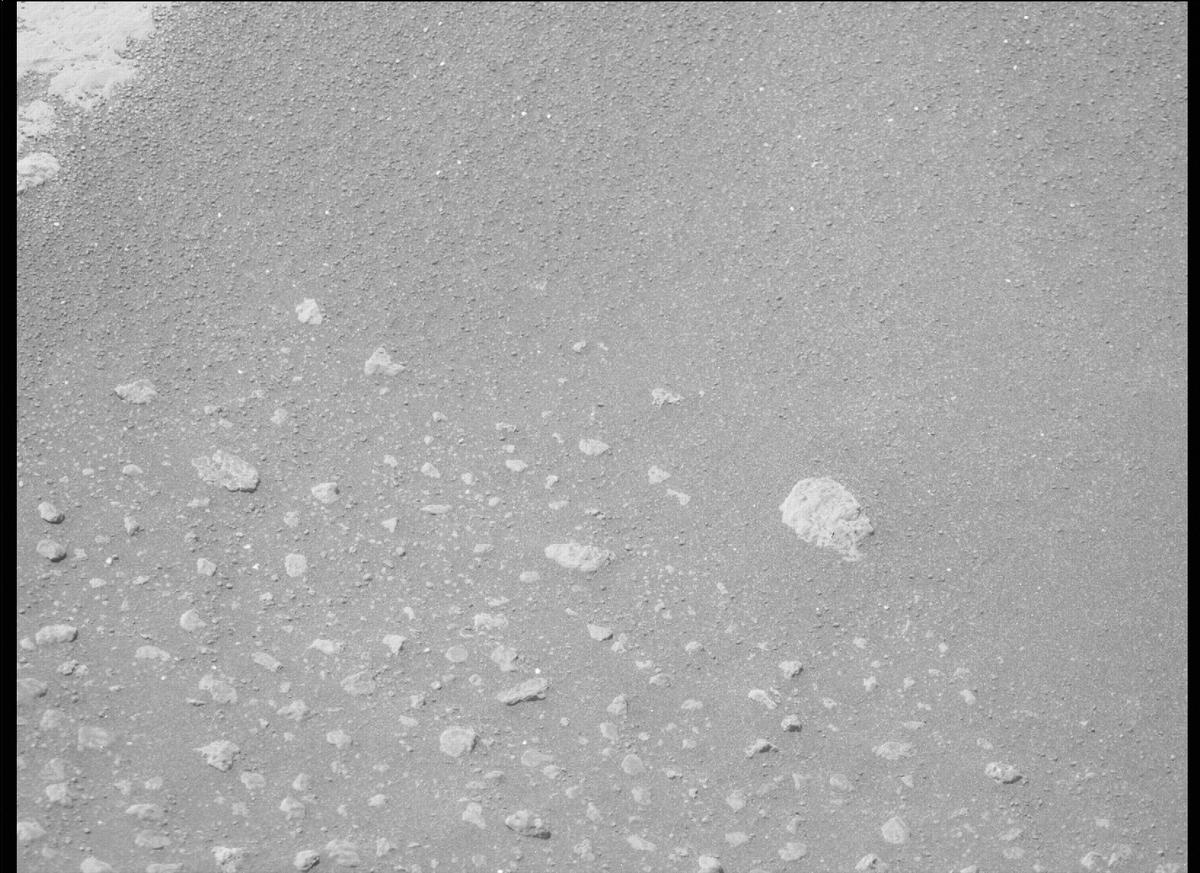 This image was taken by MCZ_RIGHT onboard NASA's Mars rover Perseverance on Sol 214