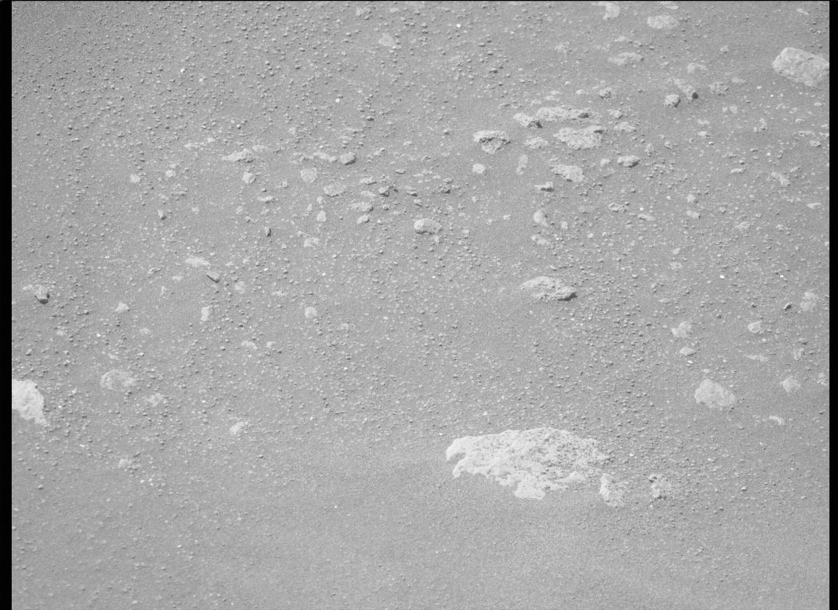 This image was taken by MCZ_RIGHT onboard NASA's Mars rover Perseverance on Sol 214