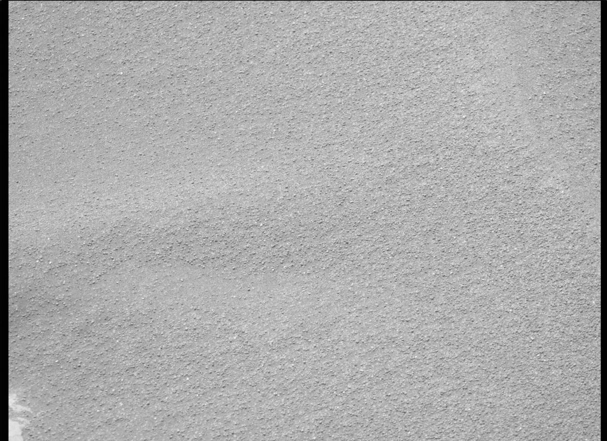 This image was taken by MCZ_RIGHT onboard NASA's Mars rover Perseverance on Sol 214