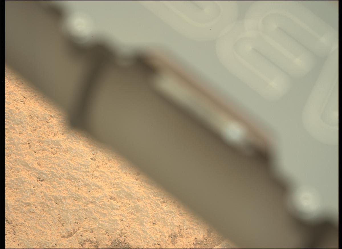 This image was taken by MCZ_LEFT onboard NASA's Mars rover Perseverance on Sol 215