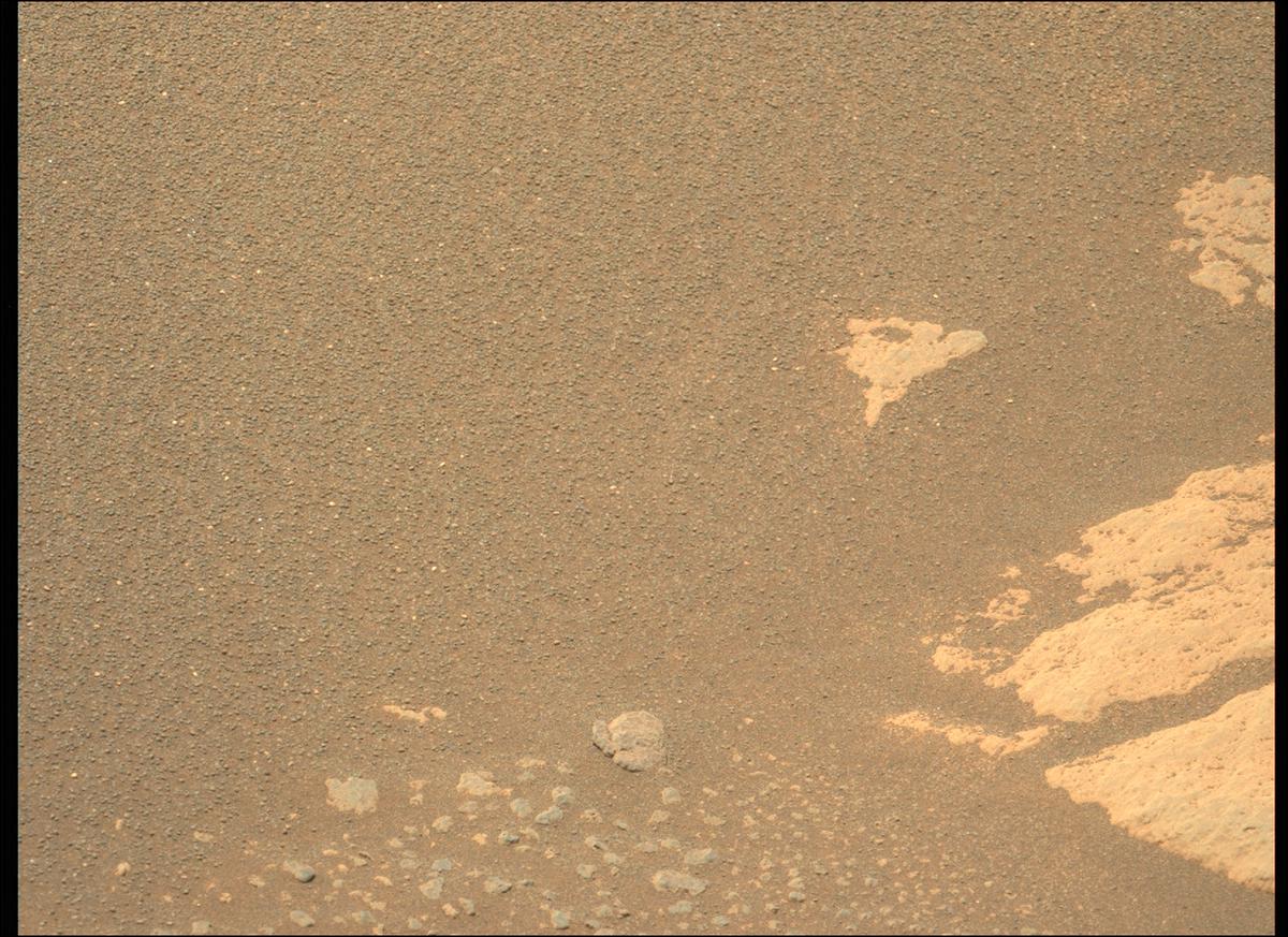 This image was taken by MCZ_LEFT onboard NASA's Mars rover Perseverance on Sol 215