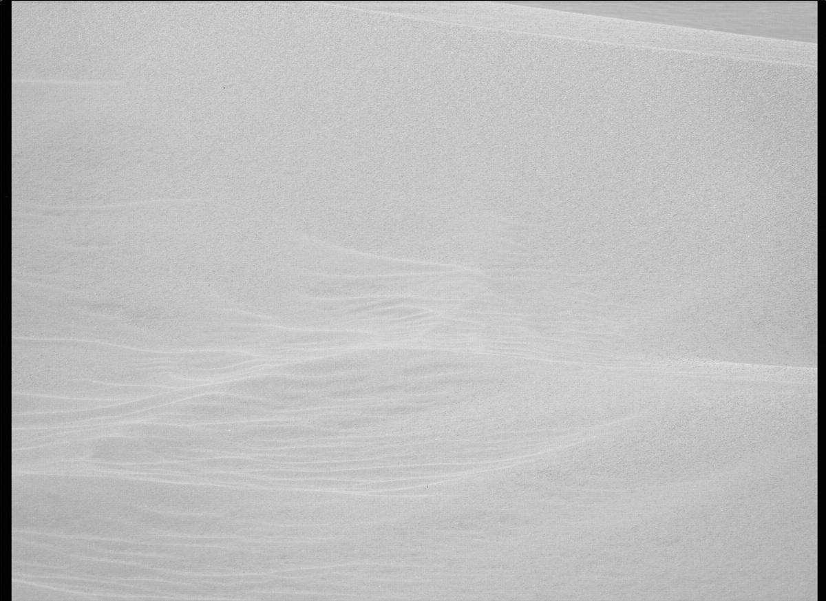 This image was taken by MCZ_LEFT onboard NASA's Mars rover Perseverance on Sol 215