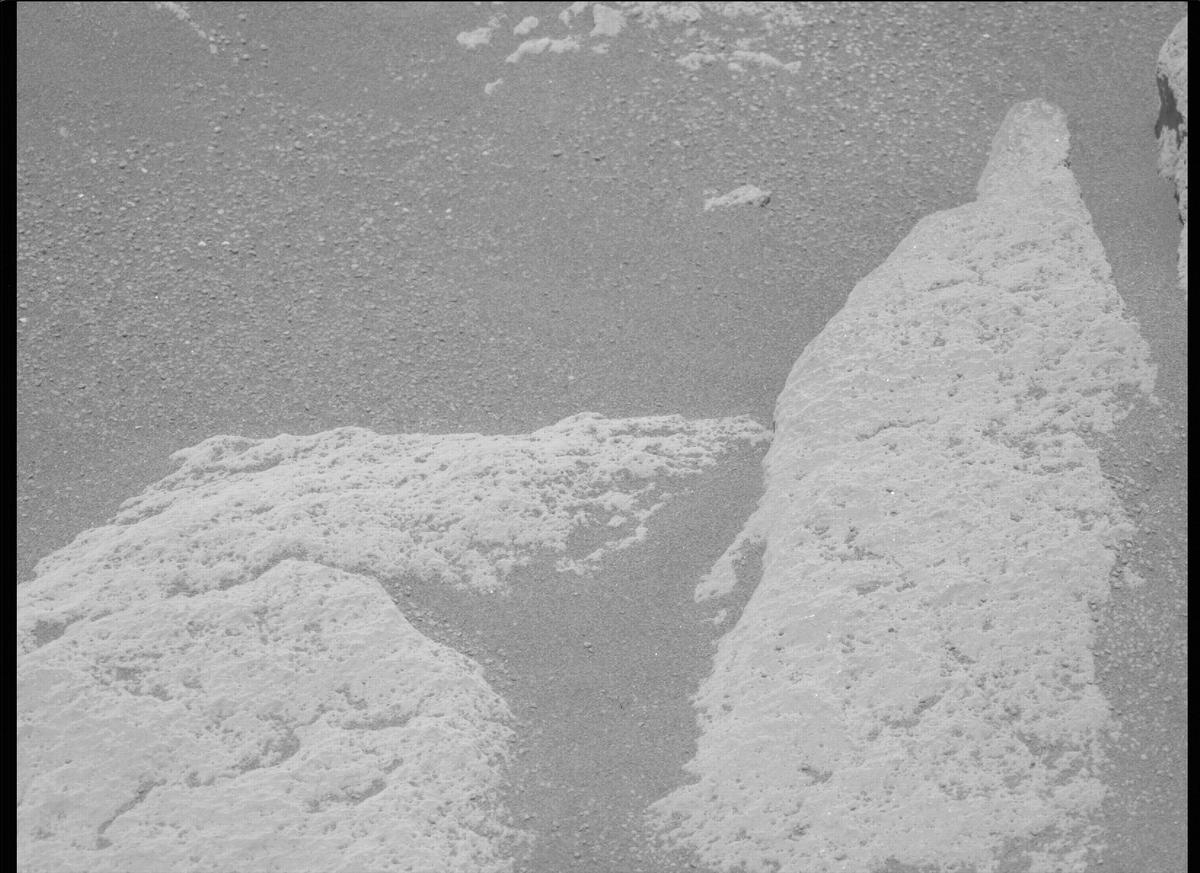 This image was taken by MCZ_LEFT onboard NASA's Mars rover Perseverance on Sol 237