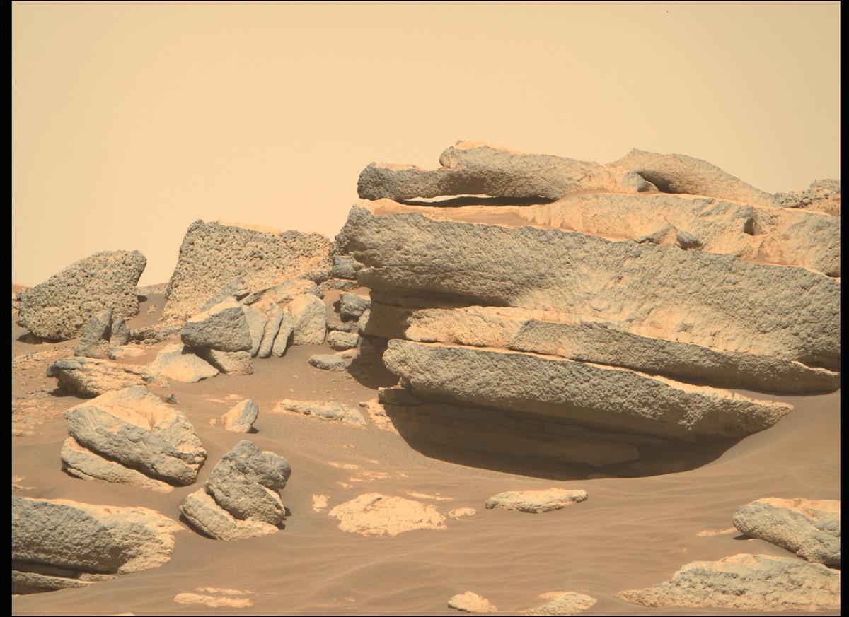 This image was taken by MCZ_RIGHT onboard NASA's Mars rover Perseverance on Sol 238