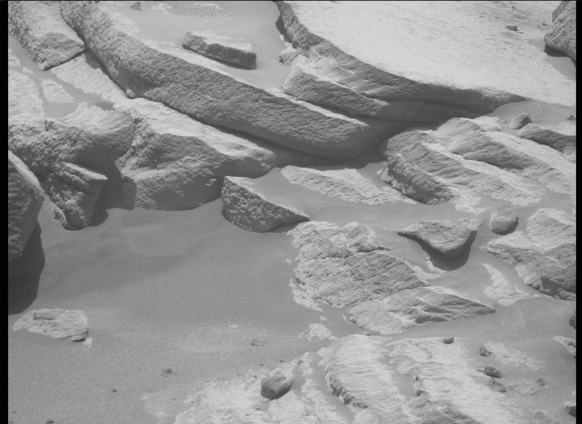 This image was taken by MCZ_RIGHT onboard NASA's Mars rover Perseverance on Sol 239