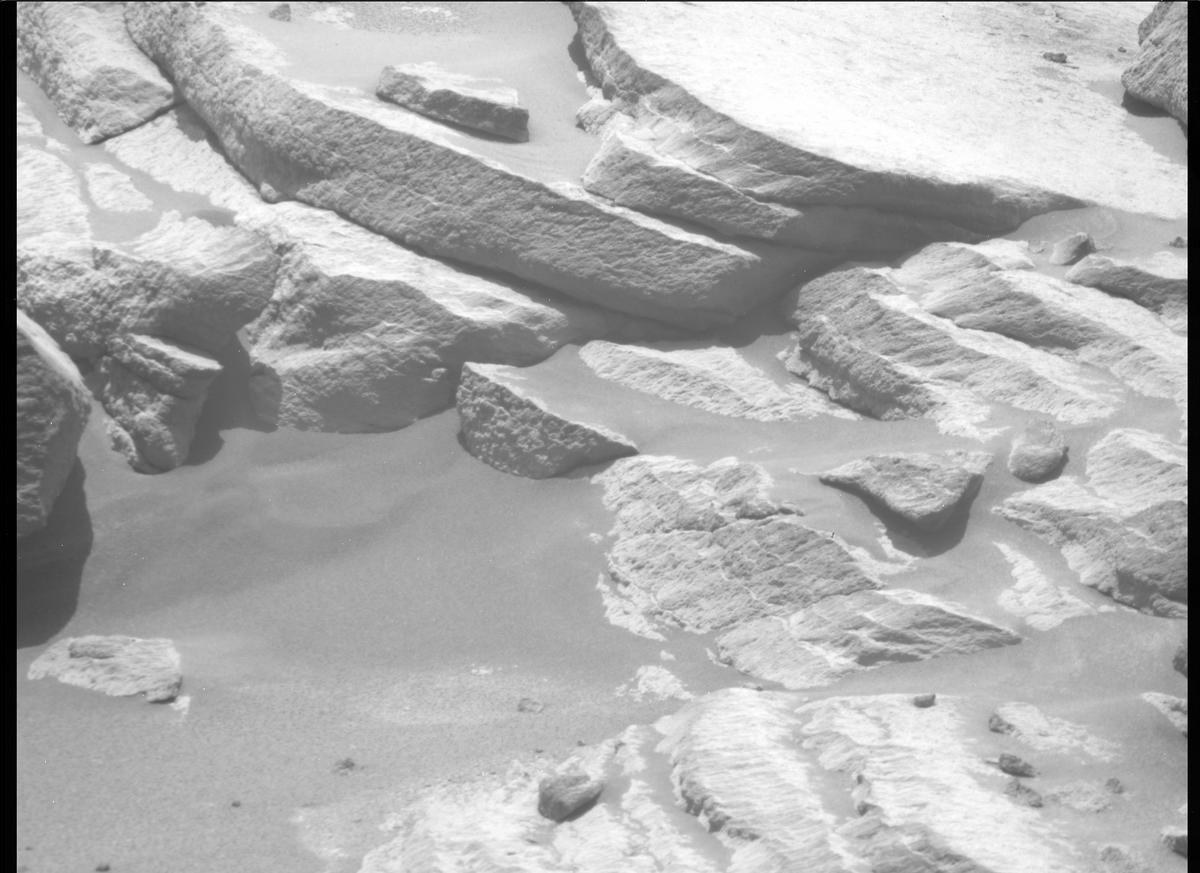 This image was taken by MCZ_RIGHT onboard NASA's Mars rover Perseverance on Sol 239