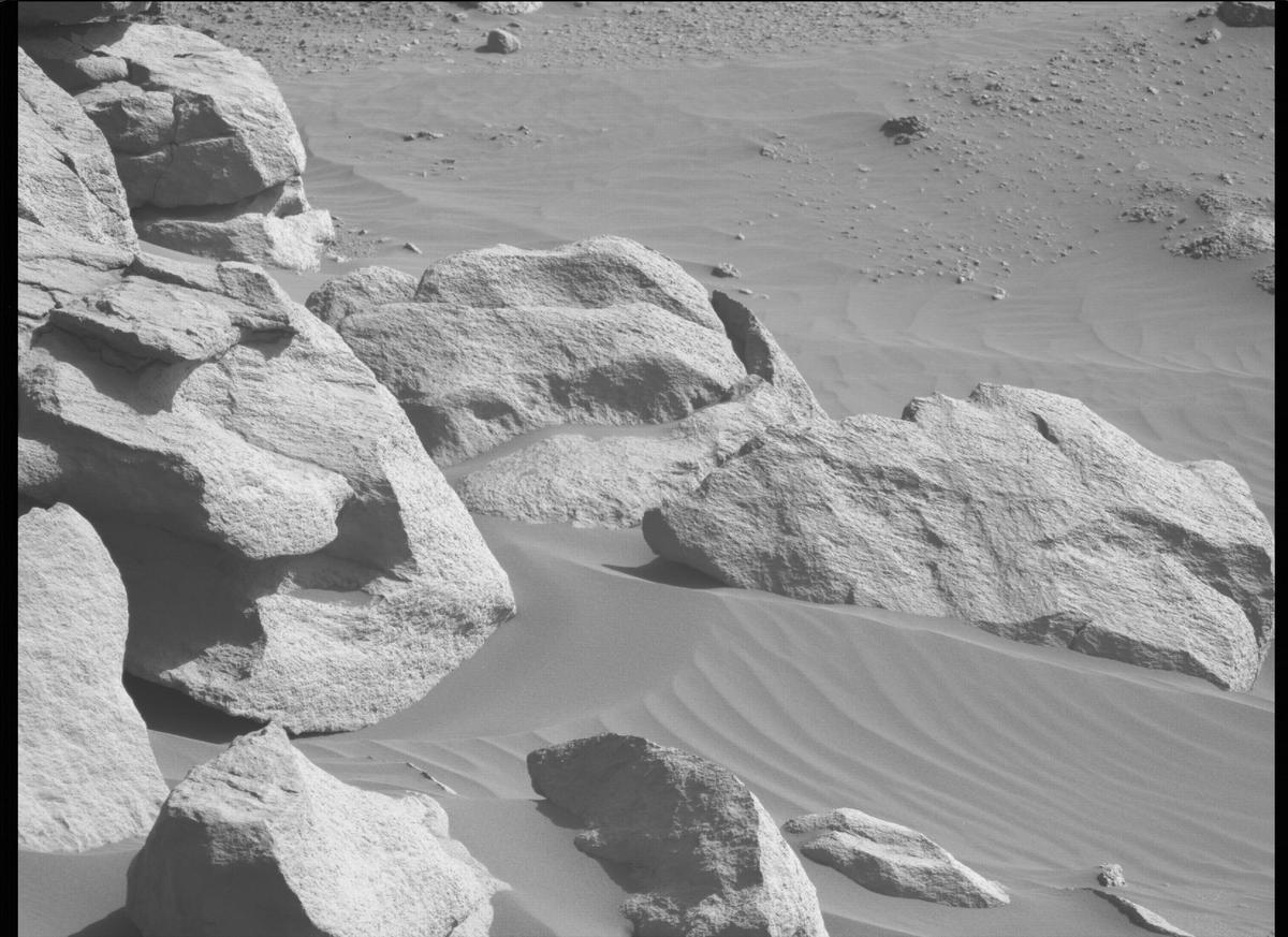This image was taken by MCZ_LEFT onboard NASA's Mars rover Perseverance on Sol 240