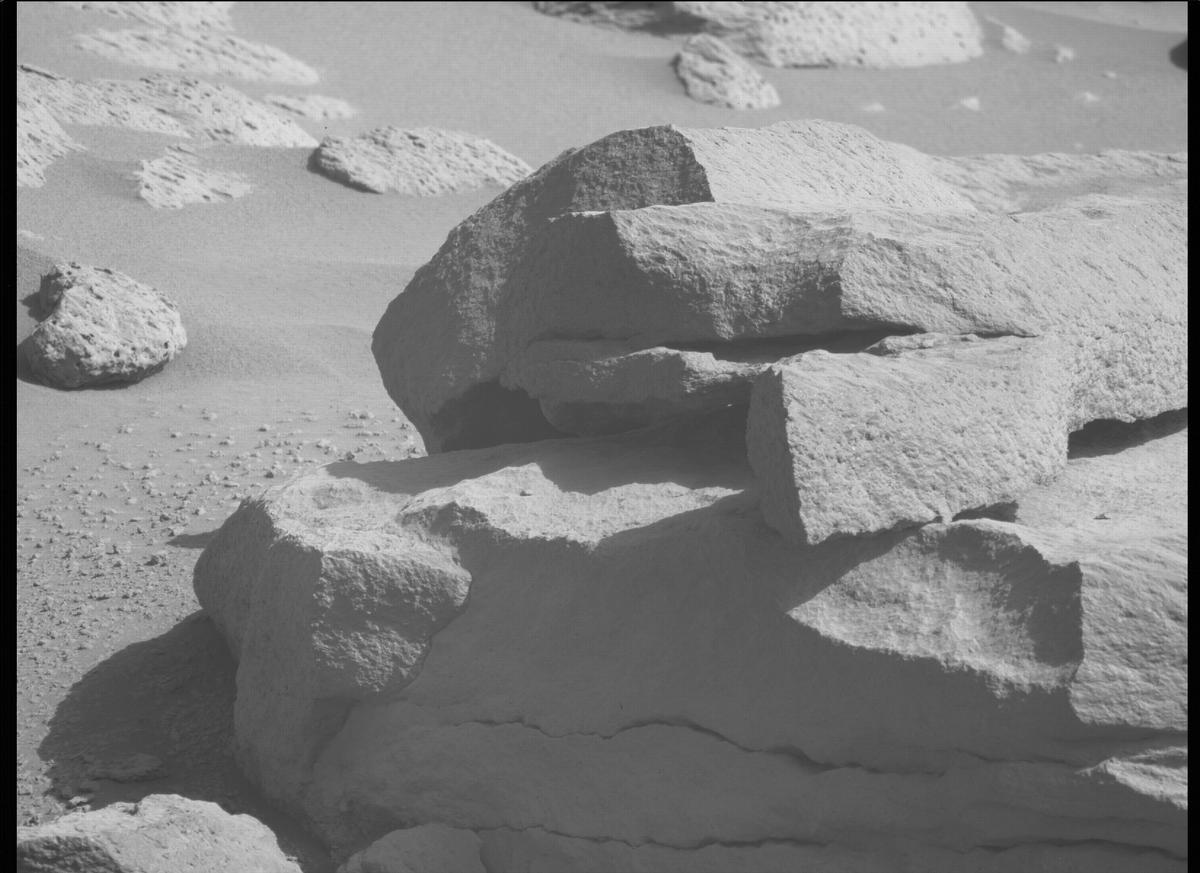 This image was taken by MCZ_LEFT onboard NASA's Mars rover Perseverance on Sol 240