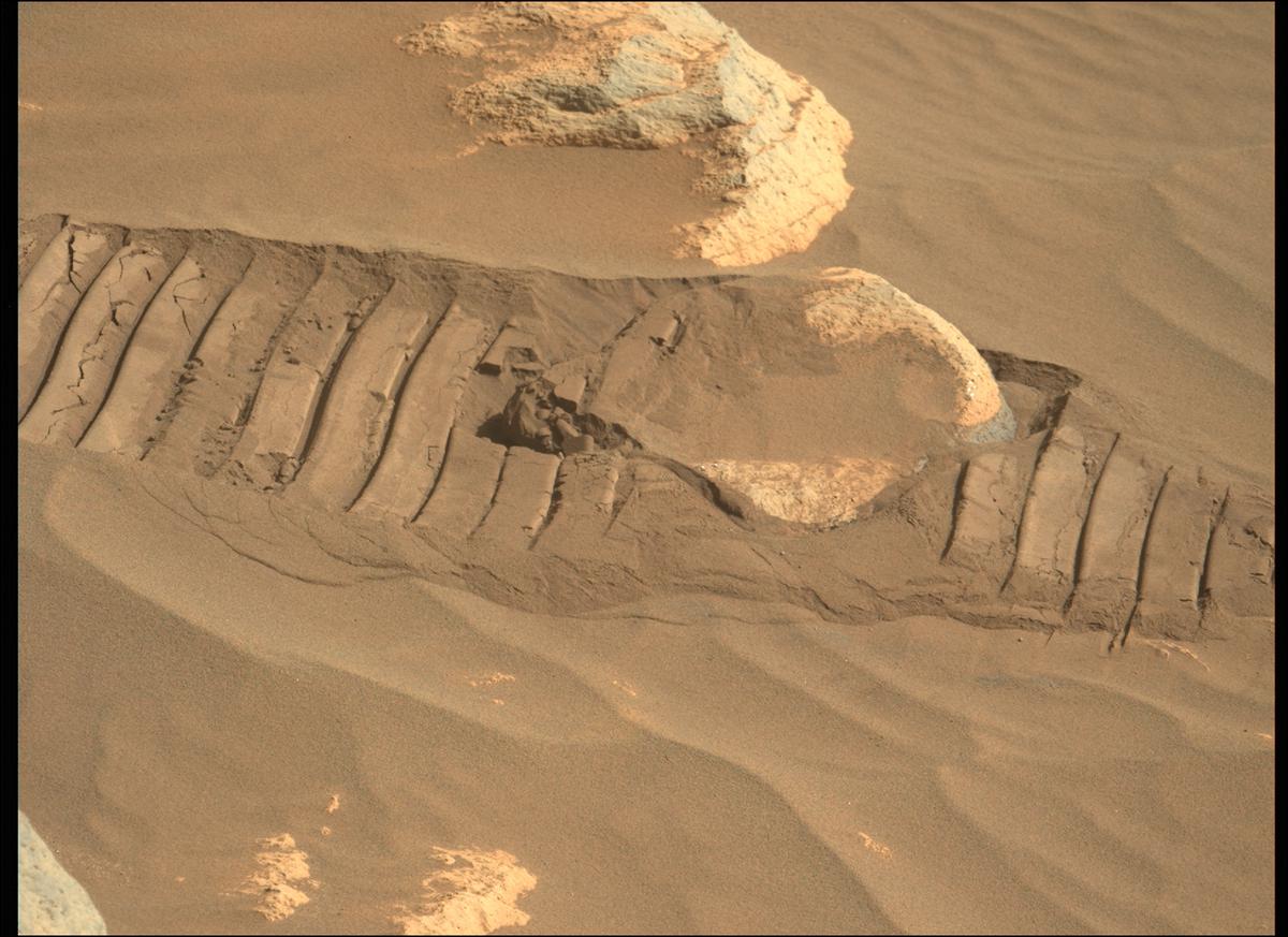 This image was taken by MCZ_LEFT onboard NASA's Mars rover Perseverance on Sol 240