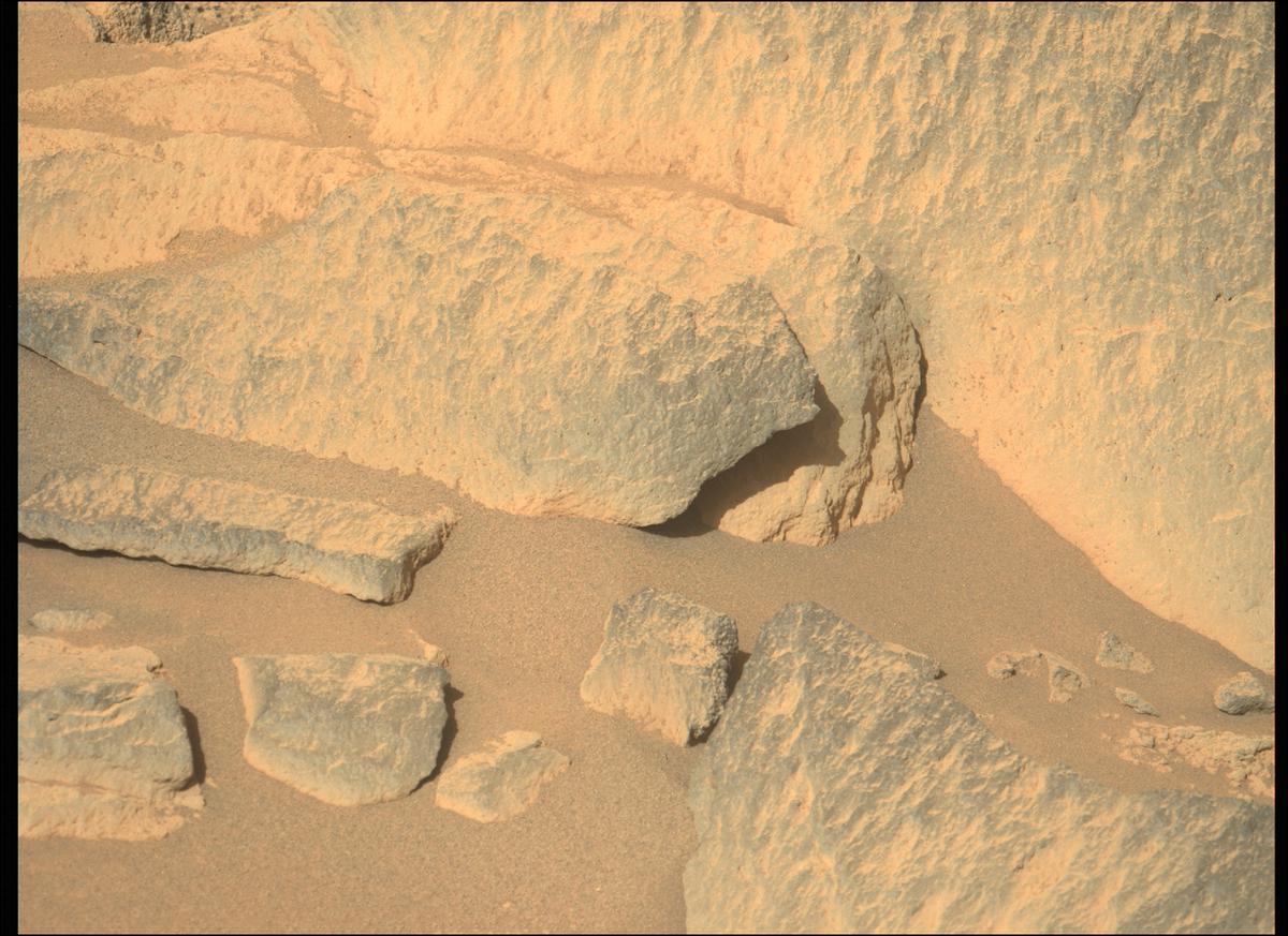 This image was taken by MCZ_LEFT onboard NASA's Mars rover Perseverance on Sol 240