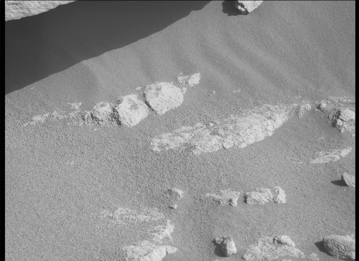 This image was taken by MCZ_RIGHT onboard NASA's Mars rover Perseverance on Sol 240