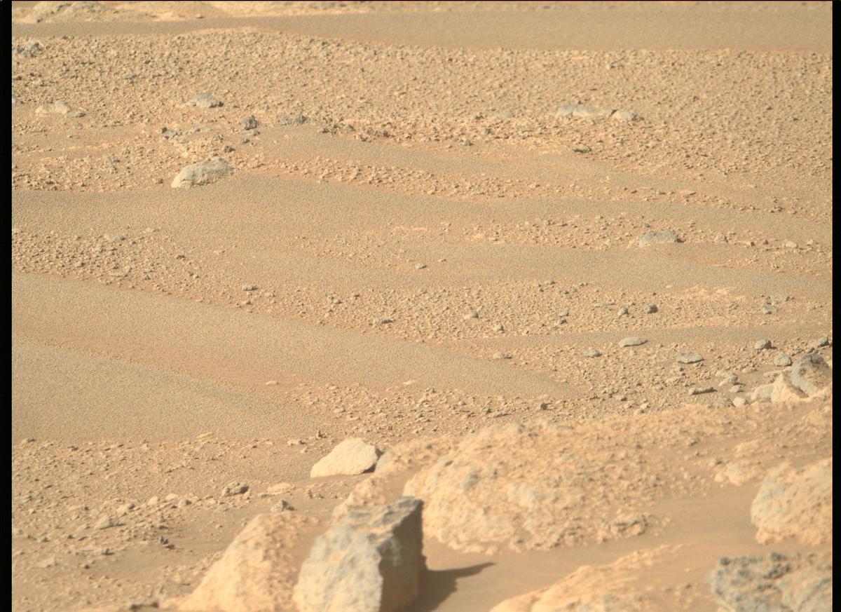 This image was taken by MCZ_RIGHT onboard NASA's Mars rover Perseverance on Sol 240
