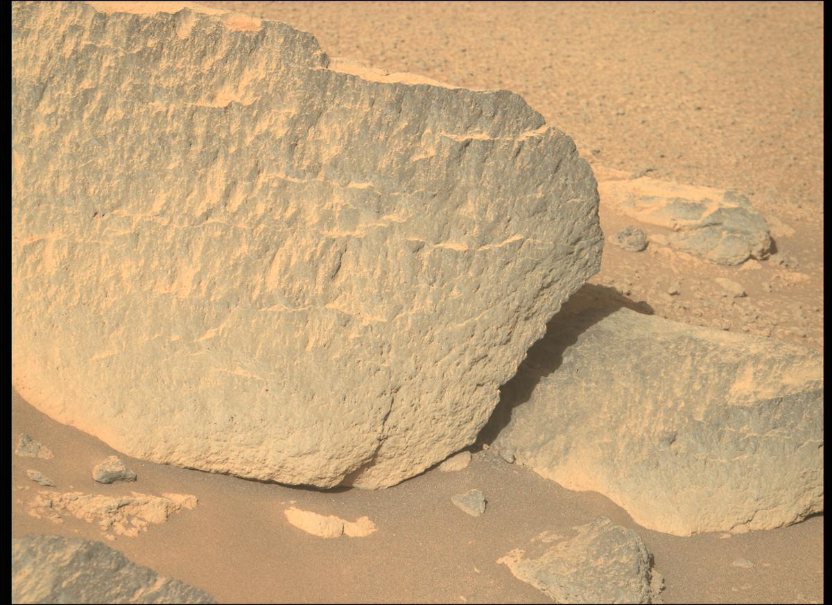 This image was taken by MCZ_RIGHT onboard NASA's Mars rover Perseverance on Sol 240